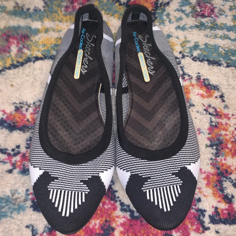 EUC Skechers Cleo Wham Size 8